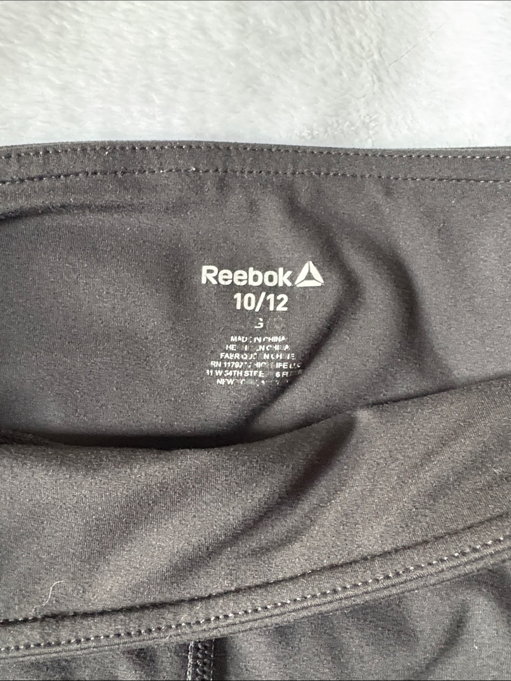 Reebok Black and White Capri Leggings with Pink Logo - Picture 2 of 9